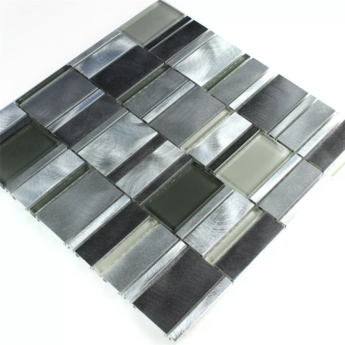 Échantillon Mosaïque Verre Aluminium Gris Argent