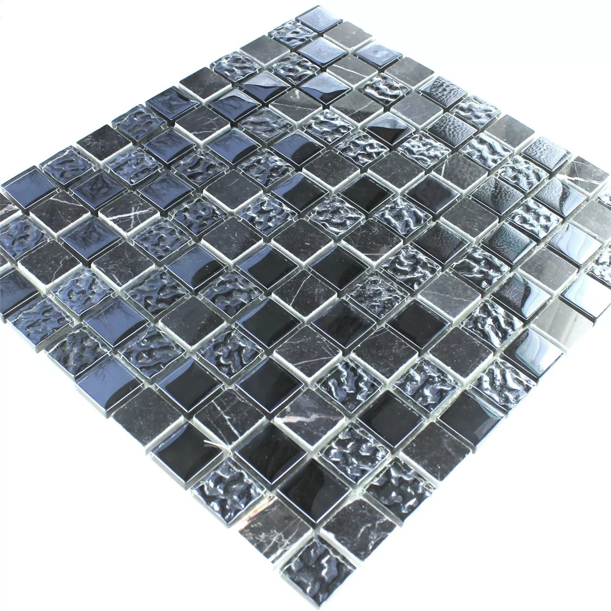 Mosaïque Verre Marbré Noir Cannelé 25x25x8mm