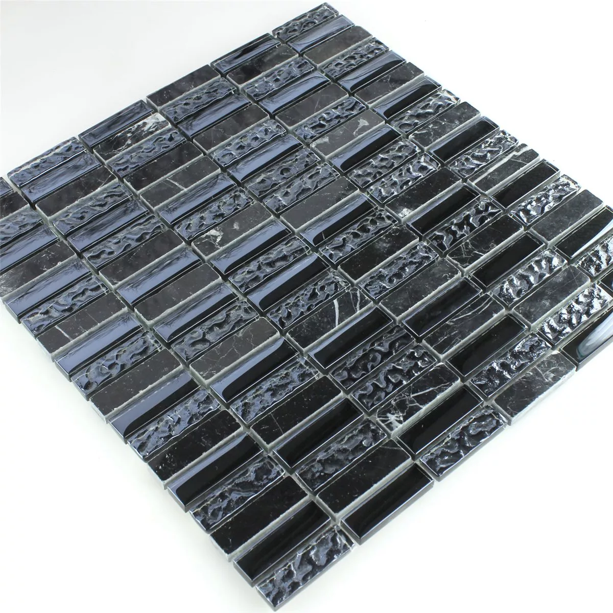 Mozaïektegel Glas Marmer Zwart Fluitspelend 15x50x8mm